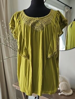 80 Park Women's Olive Green Crochet Yoke Women's Top. Size 3X